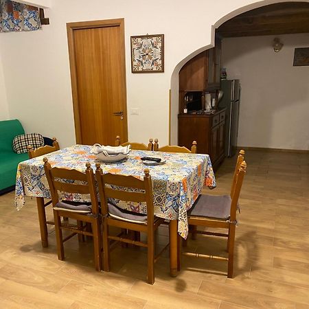 Pietro Holiday Home カステッランマーレ・デル・ゴルフォ エクステリア 写真