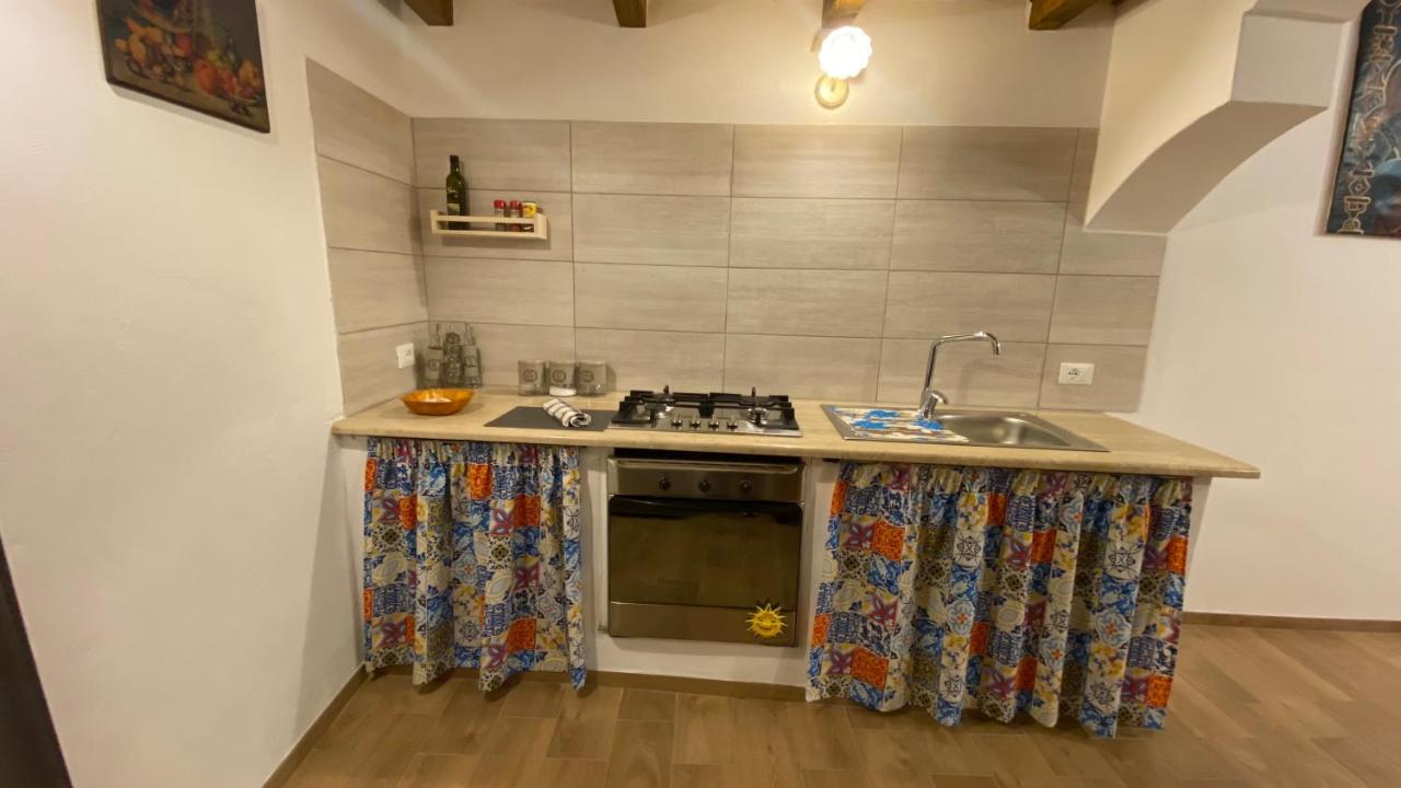 Pietro Holiday Home カステッランマーレ・デル・ゴルフォ エクステリア 写真