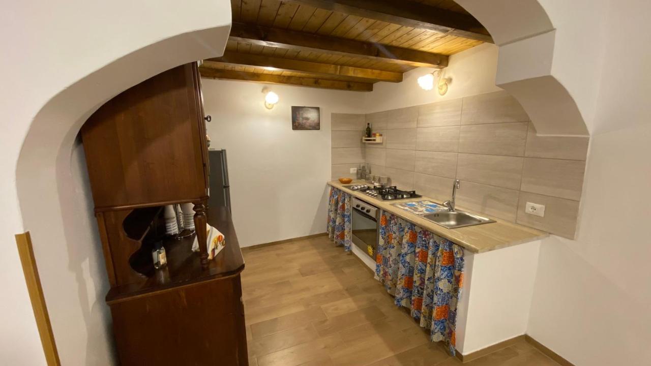 Pietro Holiday Home カステッランマーレ・デル・ゴルフォ エクステリア 写真