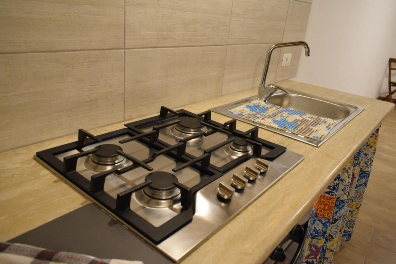 Pietro Holiday Home カステッランマーレ・デル・ゴルフォ エクステリア 写真