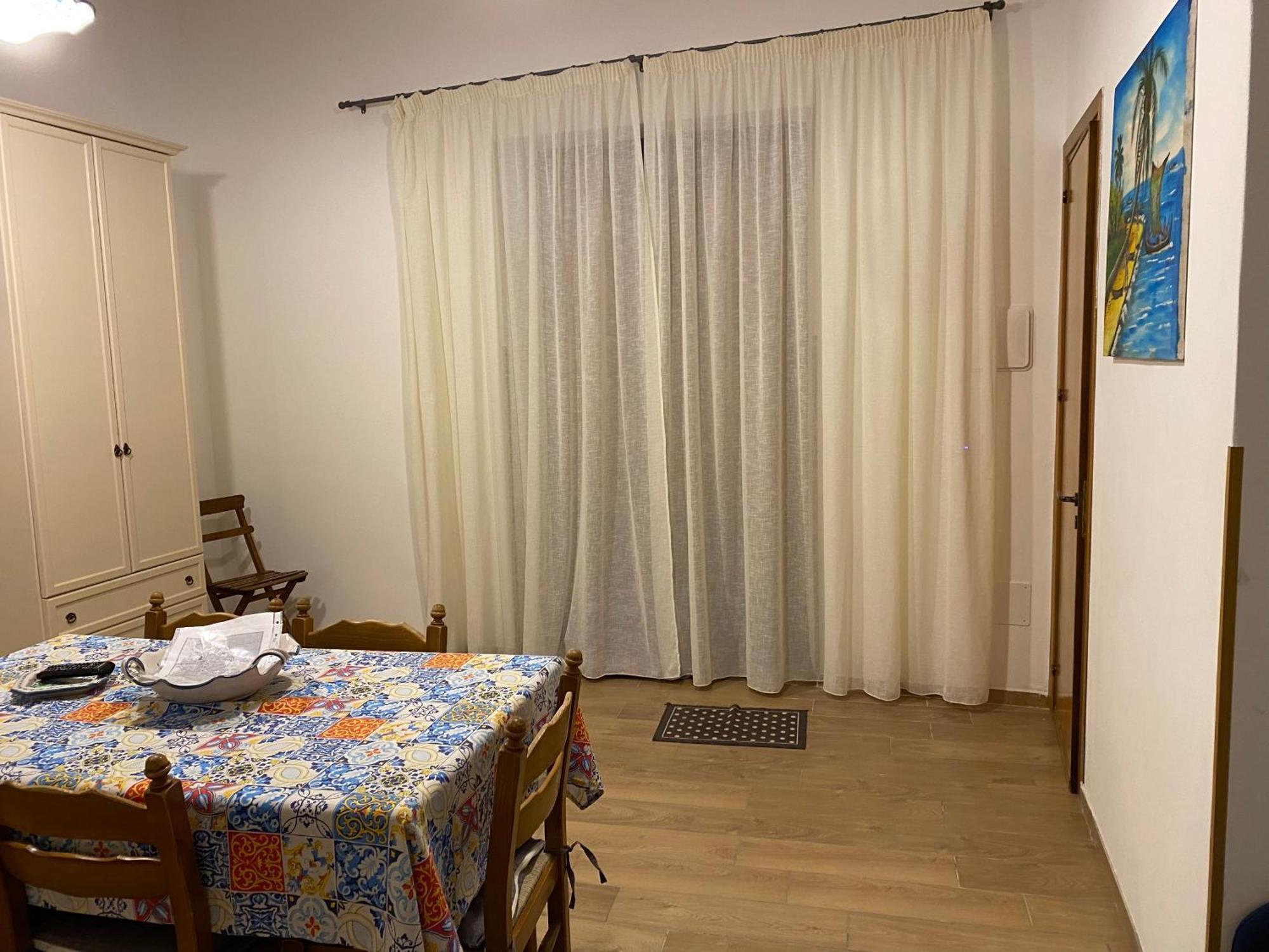 Pietro Holiday Home カステッランマーレ・デル・ゴルフォ エクステリア 写真