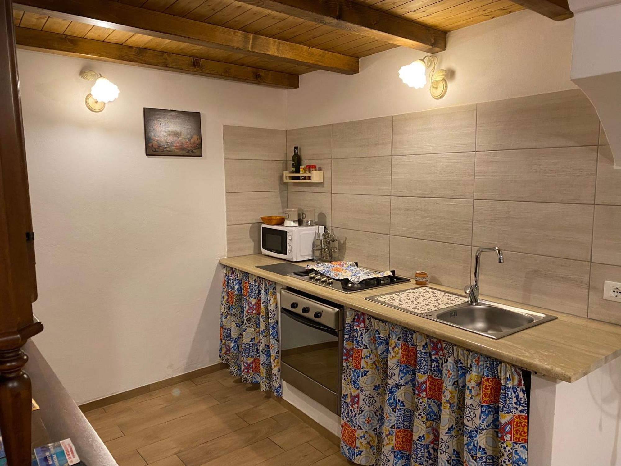 Pietro Holiday Home カステッランマーレ・デル・ゴルフォ エクステリア 写真